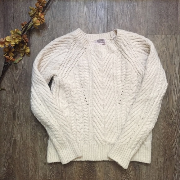 Forever 21 Sweaters - Forever 21 Cream/Tan Sweater Size XS